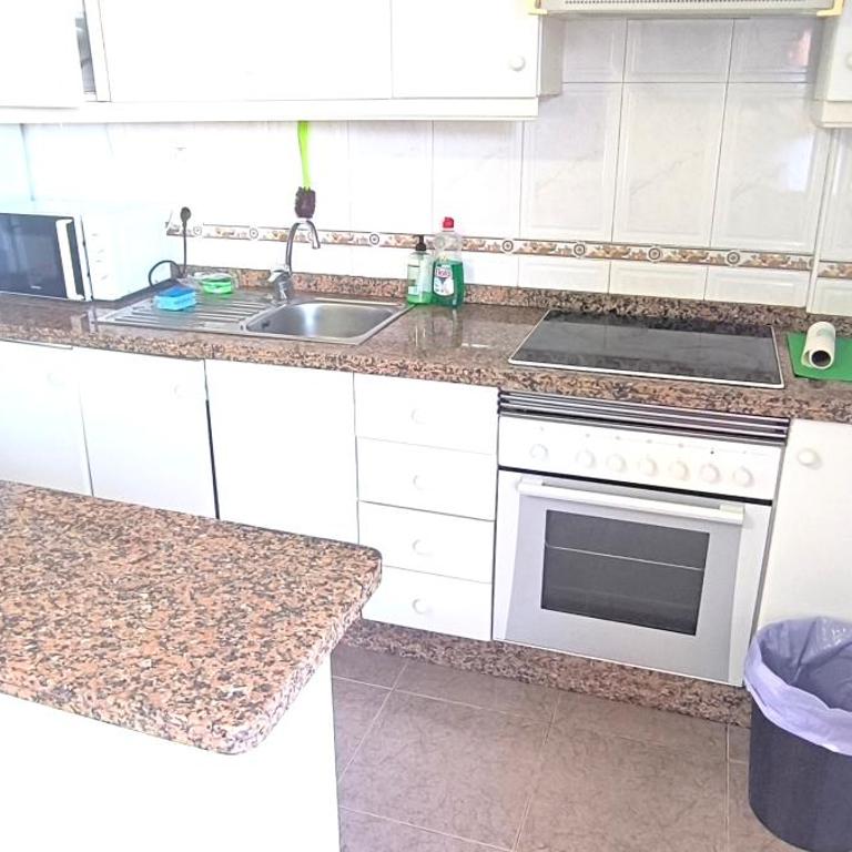 Los Cristianos, Room in shared apartment - Chambre Simple avec Salle de Bains Privative - 5
