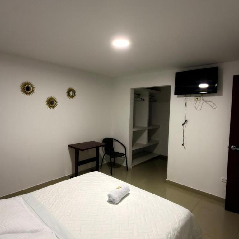 Hotel Violetas Yopal - Habitación Superior - 1 cama grande - 5