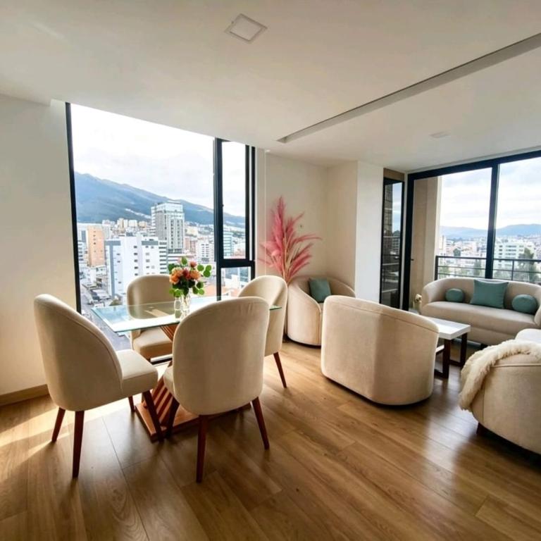 Beautiful apartment with a balcony, Iñaquito area - Two-Bedroom Apartment - 1