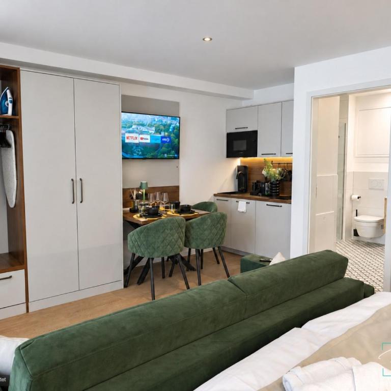HOMELY STAY - Urban Studio Apartments - Apartment mit Balkon - 13