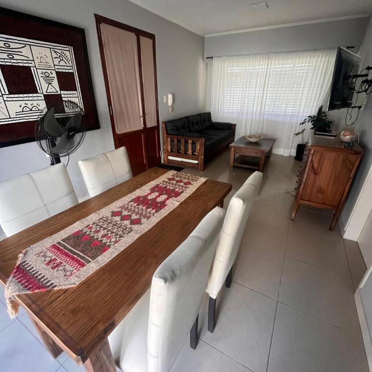 Duplex a 3 cuadras de la laguna - One-Bedroom Apartment with Terrace - 10