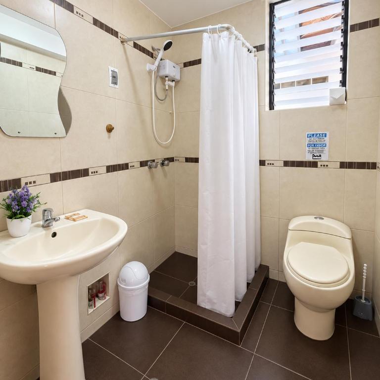 Hotel Perumanta Boutique - Economy Triple Room with Shared Bathroom - 5