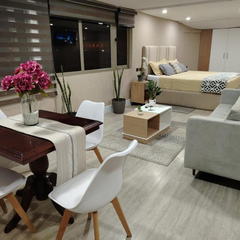 Family or couples suite near pools - One-Bedroom Apartment - 11