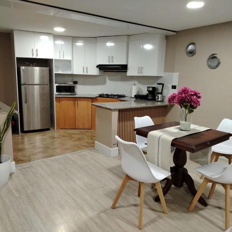 Family or couples suite near pools - One-Bedroom Apartment - 13