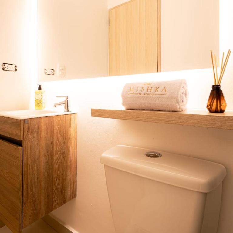 Mishka Hotel Boutique - Habitación Doble con baño privado - 15