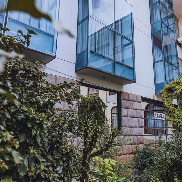 3 bedrooms for 6 and parking, Historic Center - Three-Bedroom Apartment - 7