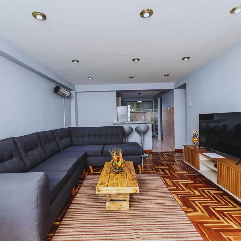 3 bedrooms for 6 and parking, Historic Center - Three-Bedroom Apartment - 8