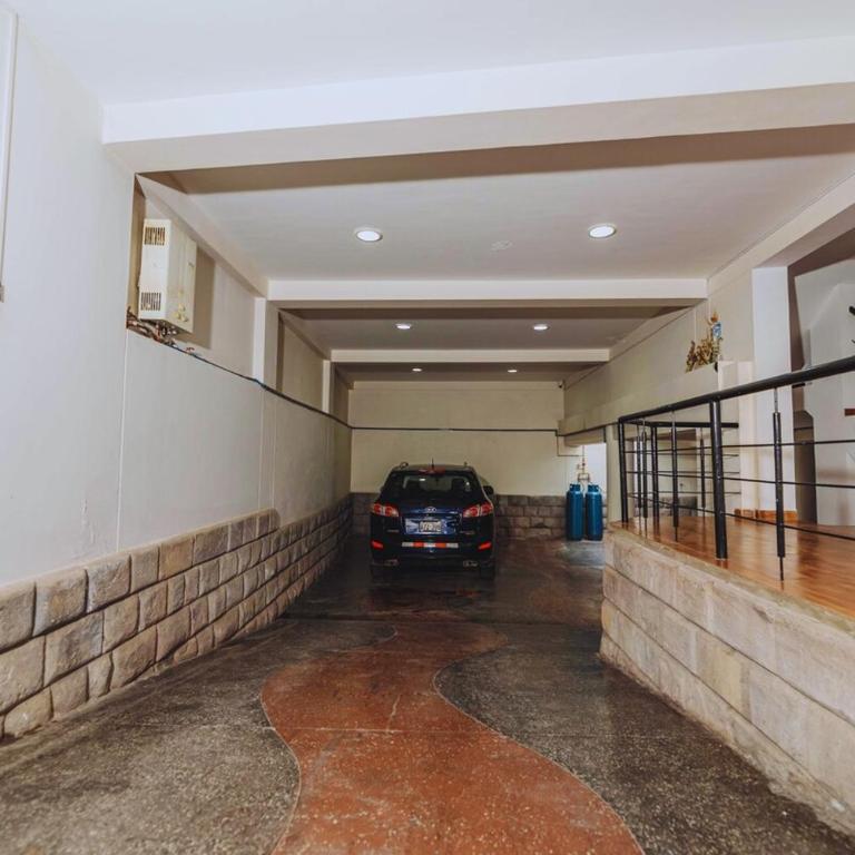 3 bedrooms for 6 and parking, Historic Center - Three-Bedroom Apartment - 9