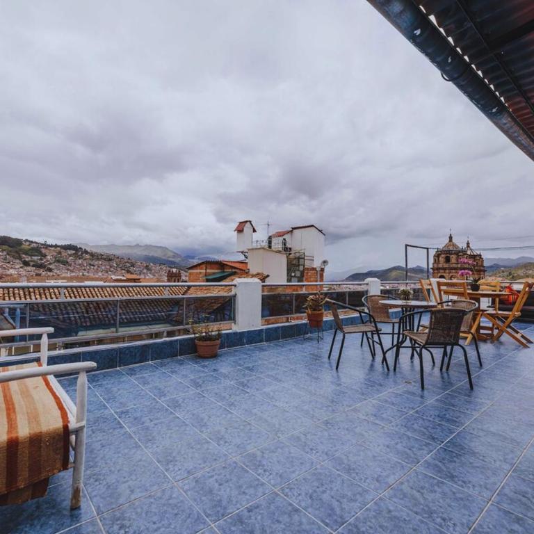 3 bedrooms for 6 and parking, Historic Center - Three-Bedroom Apartment - 10