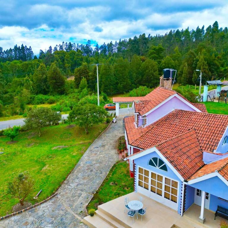 Encantadora villa familiar cerca del lago y las aguas termales - Villa - 10