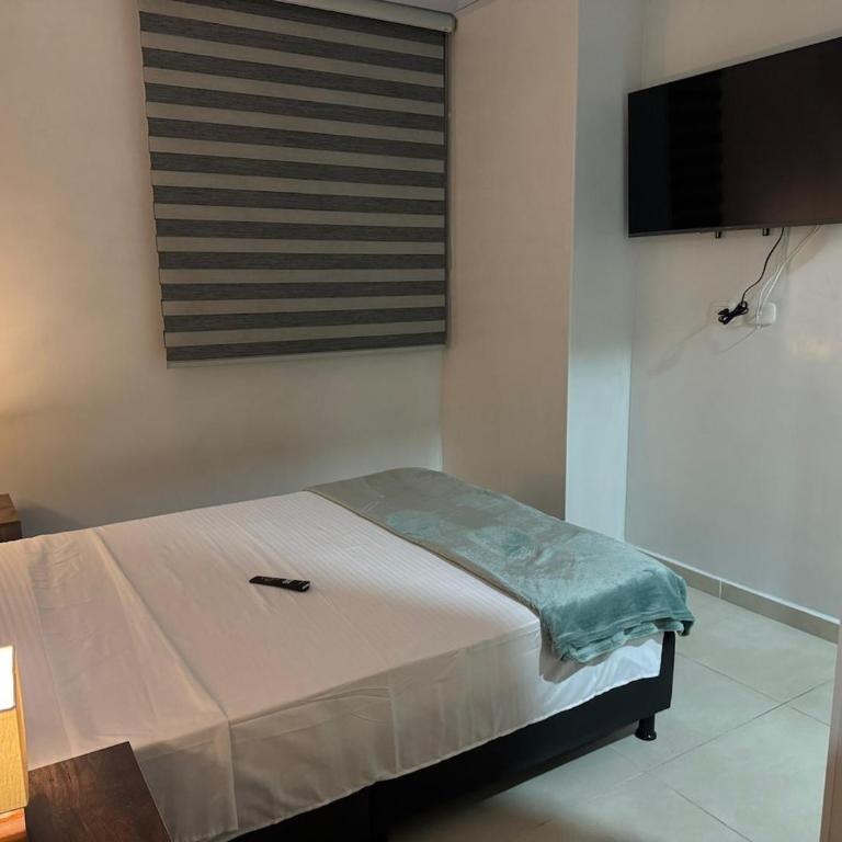 Apartamento Céntrico con Piscina en la Ciudad - Three-Bedroom Apartment - 16