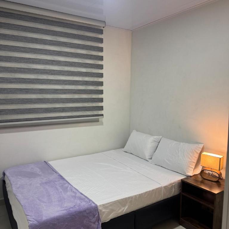 Apartamento Céntrico con Piscina en la Ciudad - Three-Bedroom Apartment - 19