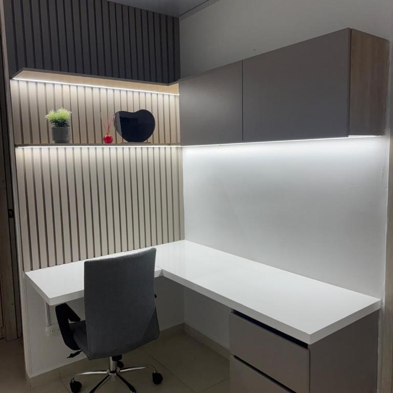 Apartamento Céntrico con Piscina en la Ciudad - Three-Bedroom Apartment - 32