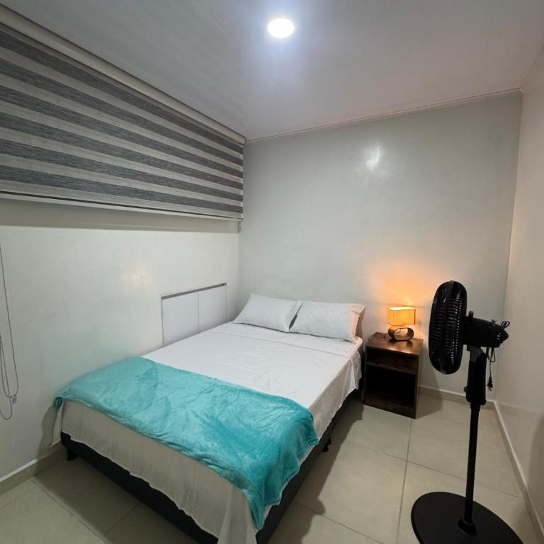 Apartamento Céntrico con Piscina en la Ciudad - Three-Bedroom Apartment - 18