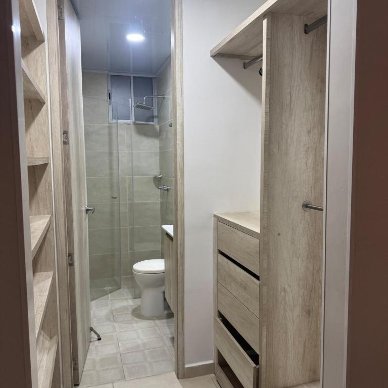 Apartamento Céntrico con Piscina en la Ciudad - Three-Bedroom Apartment - 26