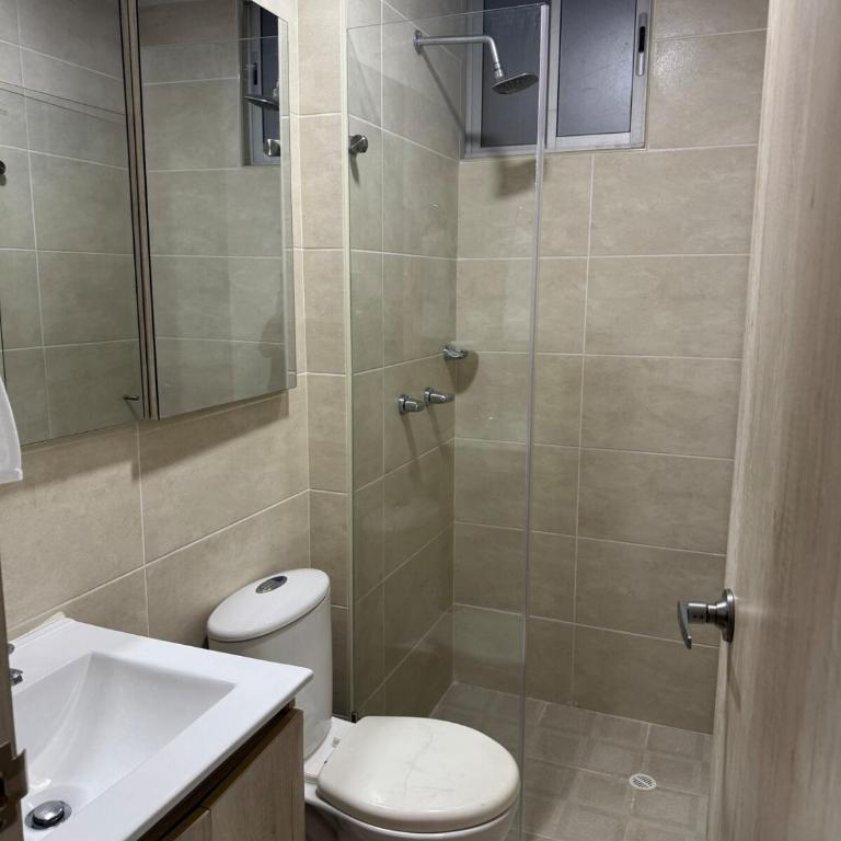 Apartamento Céntrico con Piscina en la Ciudad - Three-Bedroom Apartment - 27
