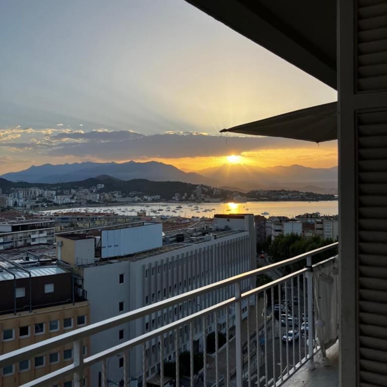 Très bel appartement avec terrasse de 87m2 avec une superbe vue panoramique sur la baie d Ajaccio - Apartment mit 2 Schlafzimmern - 3