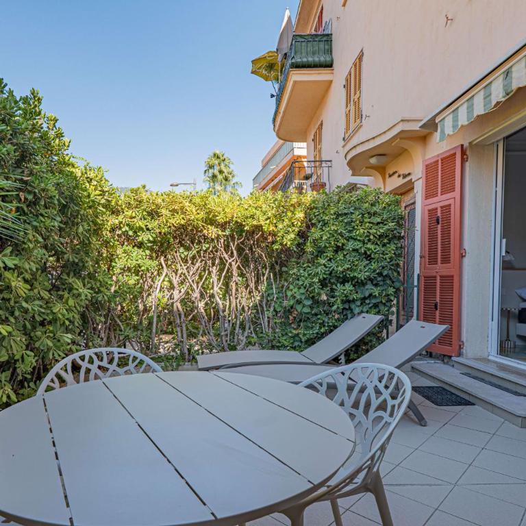 Studio avec terrasse - Plage à pied - Apartment - 1