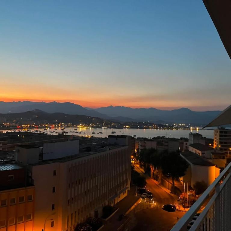 Très bel appartement avec terrasse de 87m2 avec une superbe vue panoramique sur la baie d Ajaccio - Apartment mit 2 Schlafzimmern - 56