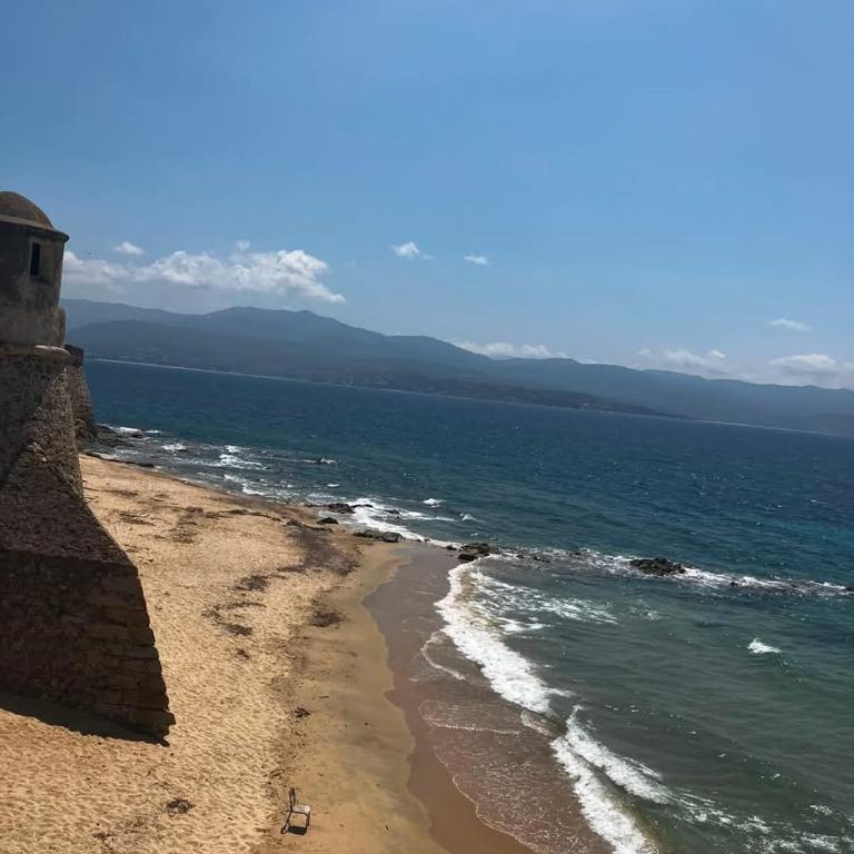 Très bel appartement avec terrasse de 87m2 avec une superbe vue panoramique sur la baie d Ajaccio - Apartment mit 2 Schlafzimmern - 58