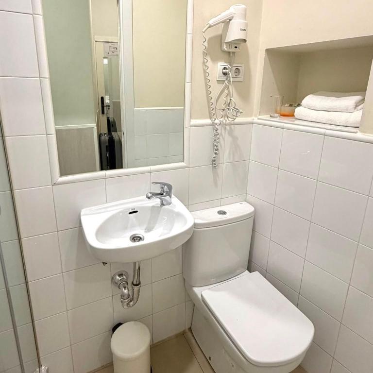 Hostal Madrid - Inneres Einzelzimmer - 7