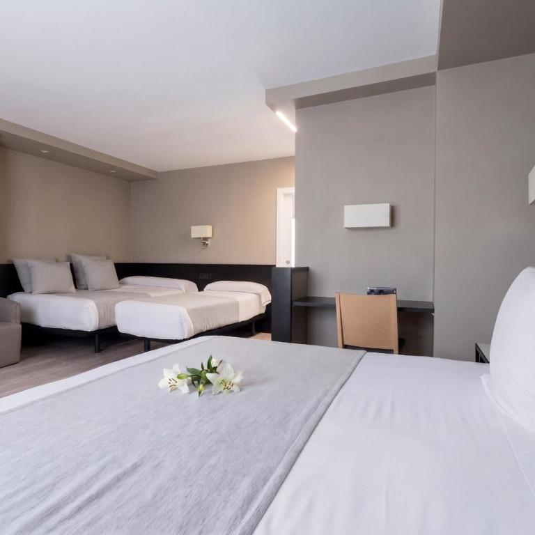 Hotel Plaza - Habitación Familiar - 2