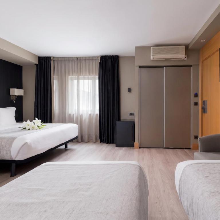 Hotel Plaza - Habitación Familiar - 1