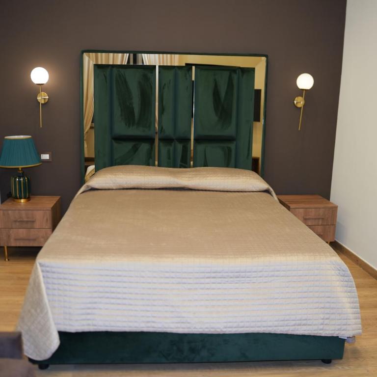 Rachel Rooms - Two-Bedroom Apartment - 15