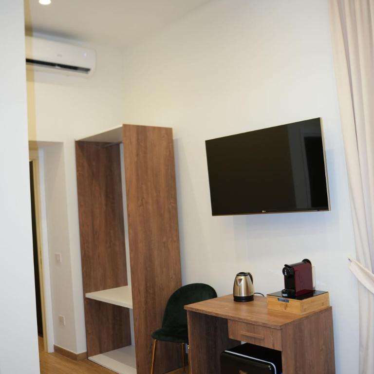Rachel Rooms - Two-Bedroom Apartment - 31