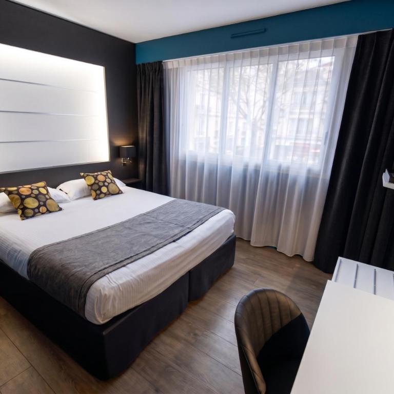 Kyriad - Caen Centre - Comfort Queen Room with One Queen Bed - 2