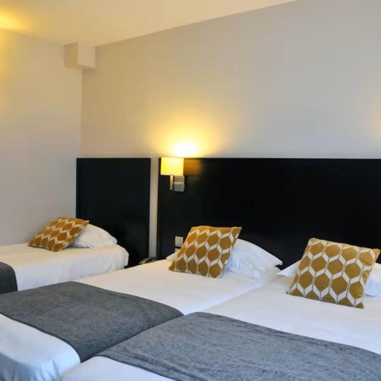 Kyriad - Caen Centre - Chambre Standard avec 1 Lit Queen-Size et 1 Lit Simple - 5