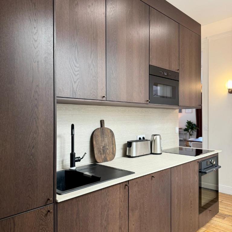 Spacious Apartment Louvre AC 3 Bedrooms - Apartment mit 3 Schlafzimmern und Balkon - 52