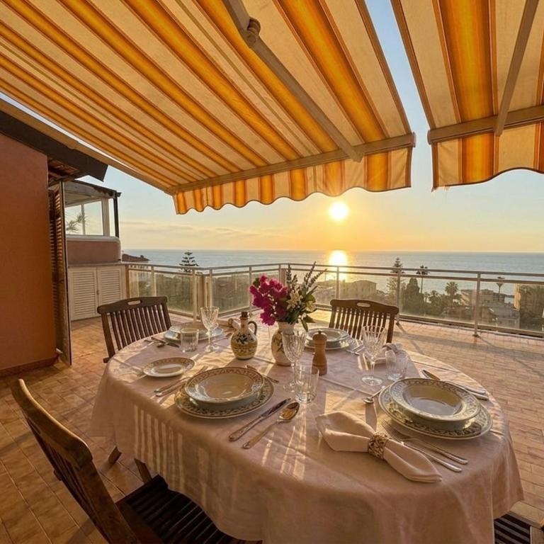 SE9 - Elegante appartamento con splendida vista panoramica sul mare - Apartment mit 1 Schlafzimmer - 1