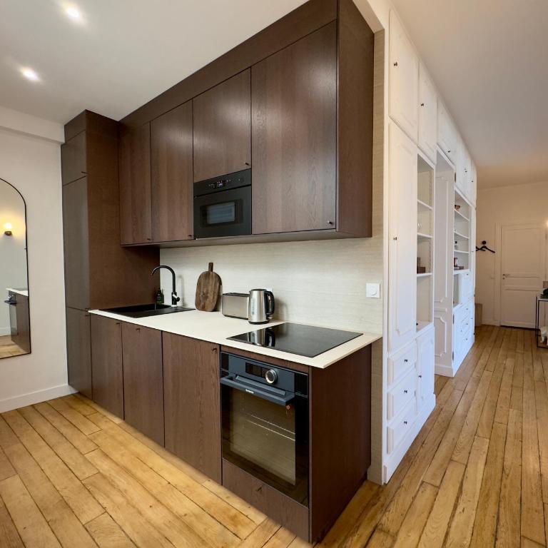 Spacious Apartment Louvre AC 3 Bedrooms - Apartment mit 3 Schlafzimmern und Balkon - 54