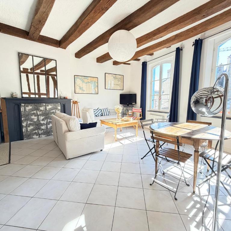 T2 poutres apparentes Cœur historique Vannes - Appartement 1 Chambre - 1