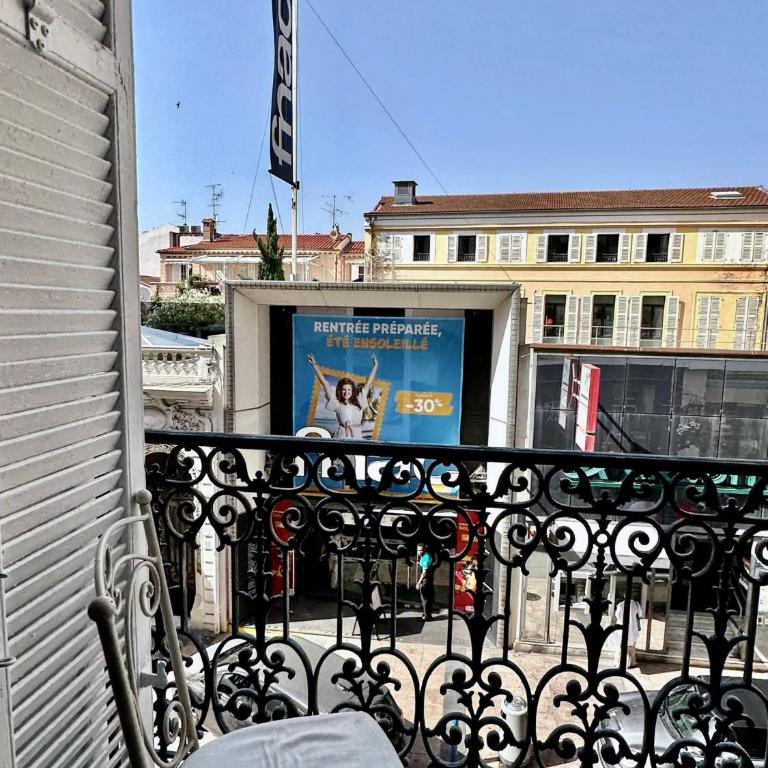 Nadia 3BDR-3Bath 5min Palais - Appartement 3 Chambres Premium avec Balcon - 13