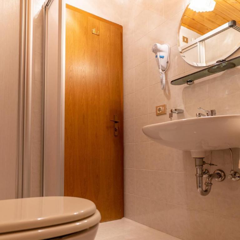 Luxury Alpine Suites Ultimate Comfort Parking and WiFi - Luxuriöse Ferienwohnung mit 4 Schlafzimmern - 12
