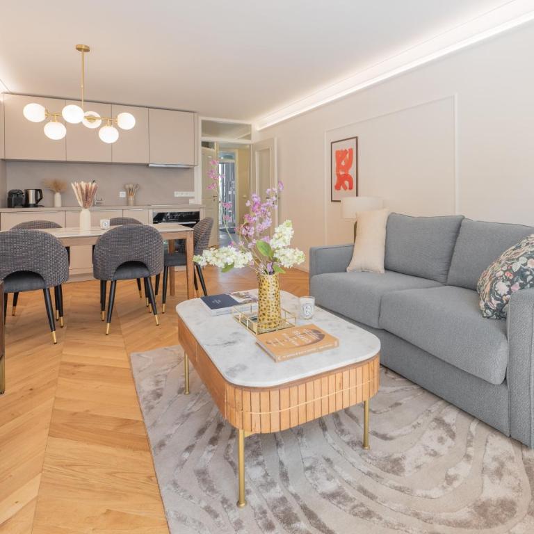 Rose 2 bedroom with balcony - Three-Bedroom Apartment - 17