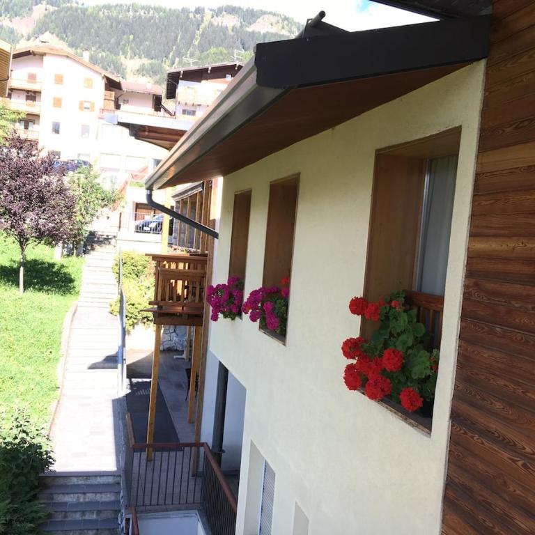 Luxury Boutique Mountain Chalet-Style Apartment Free Parking - Four-Bedroom Luxury Apartment - 4
