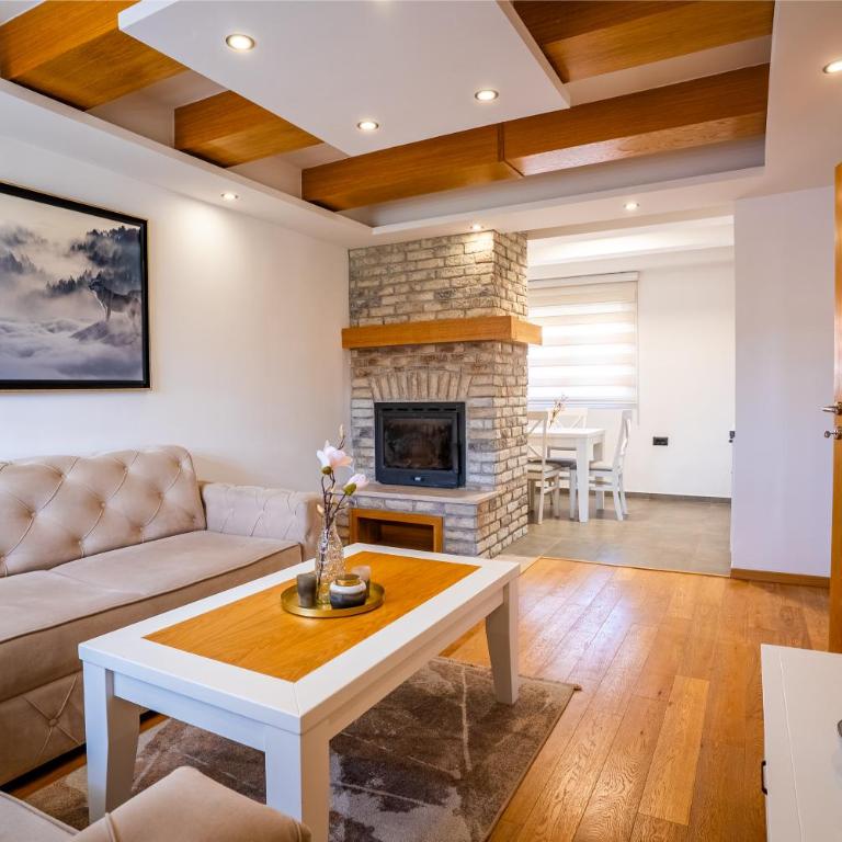 Wolf Apartments Zabljak - Apartman s 2 Spavaće Sobe sa Balkonom i Terasom - 1