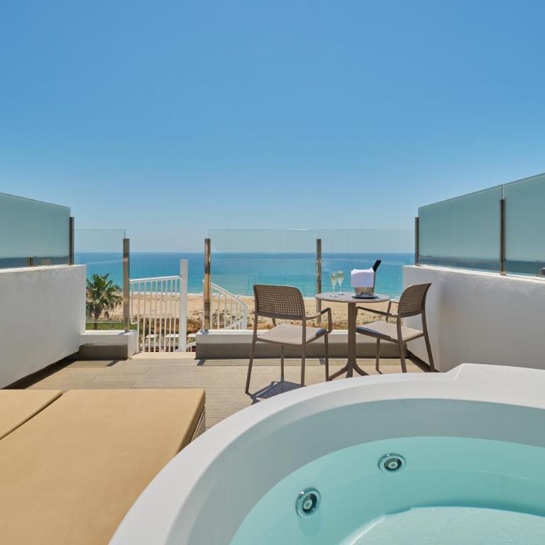 FERGUS Conil Park - Habitación Doble Style con vistas al mar y terraza privada con bañera de hidromasaje (2 adultos) - 4