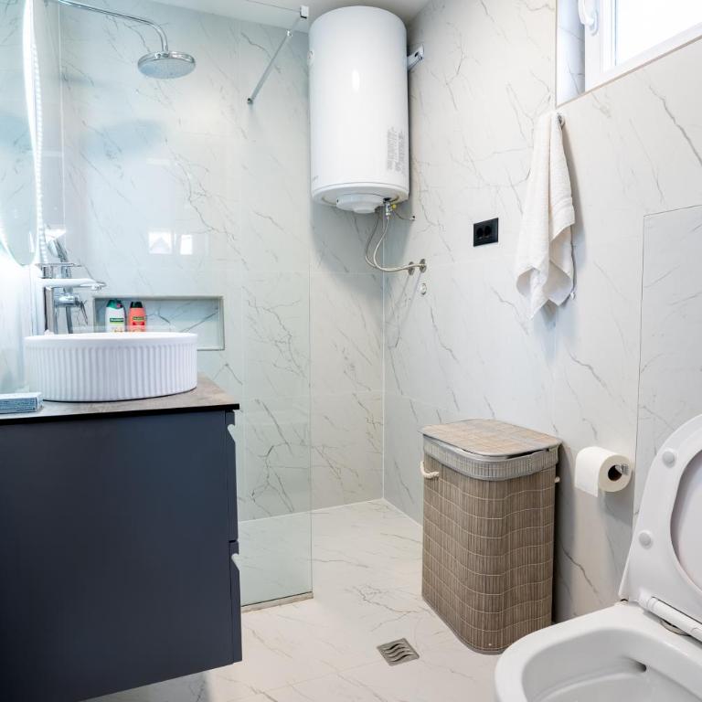 Wolf Apartments Zabljak - Apartman s 2 Spavaće Sobe sa Balkonom i Terasom - 17