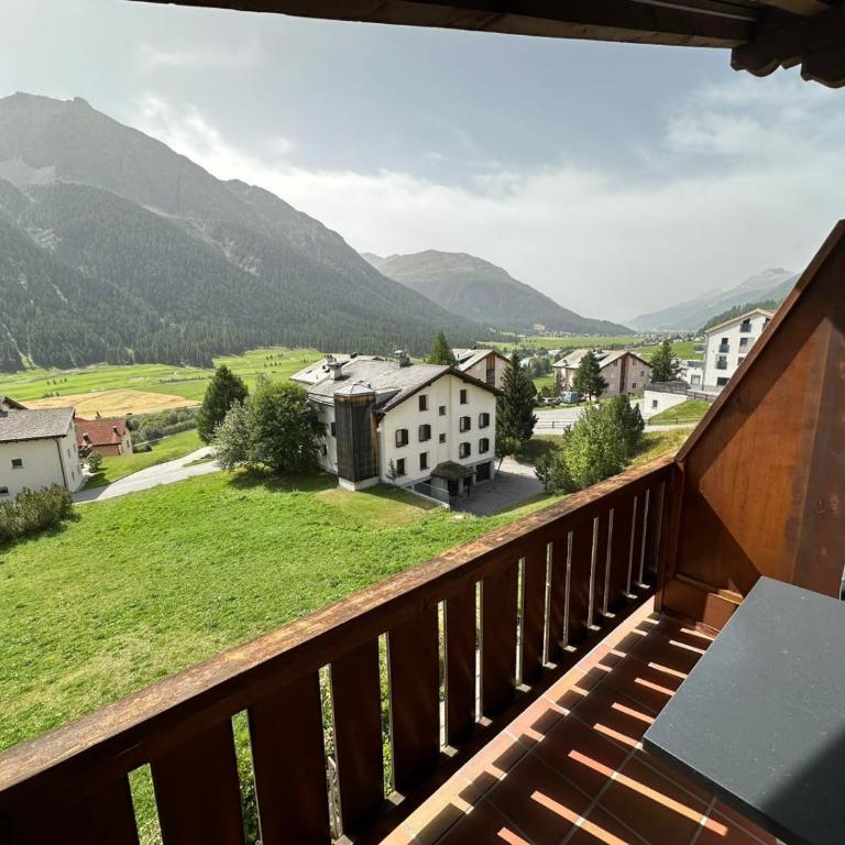 EN Enzian - Engadin HITrental Apartment - Apartment mit 2 Schlafzimmern und Balkon - 30