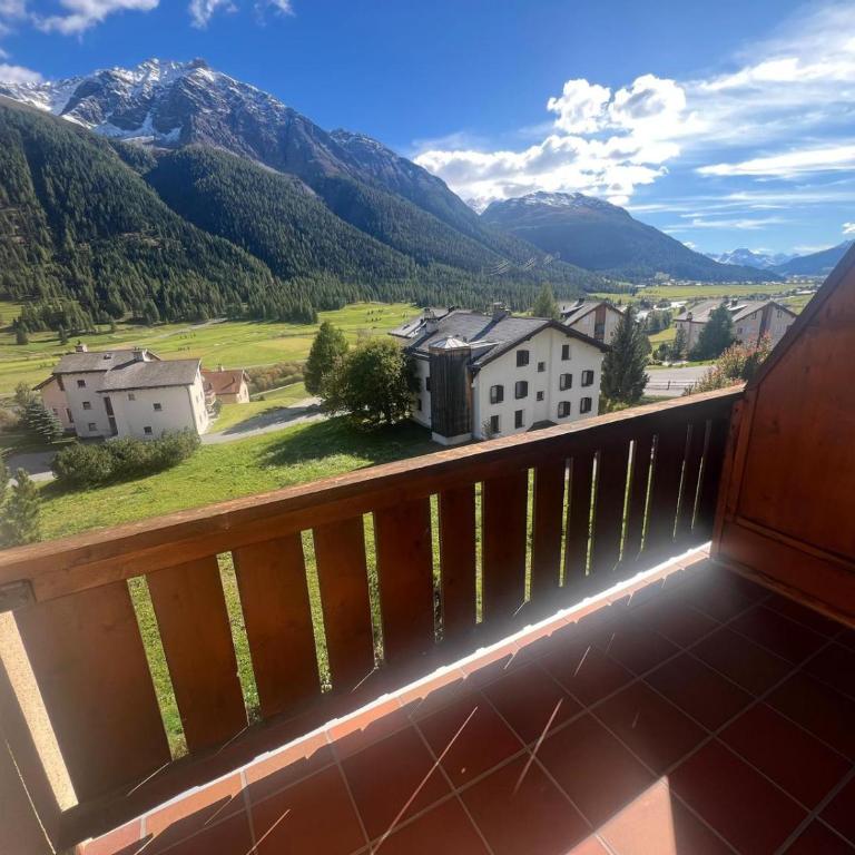 EN Enzian - Engadin HITrental Apartment - Apartment mit 2 Schlafzimmern und Balkon - 34