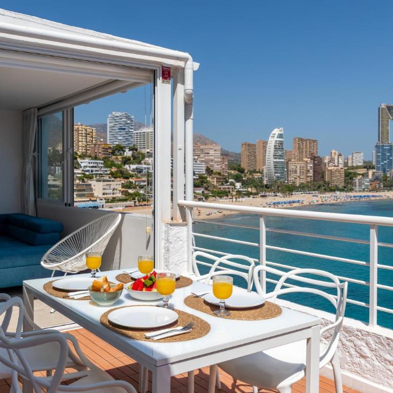 Benidorm primera linea playa poniente El Velero - Apartamento de 2 dormitorios con terraza y vistas al mar - 5