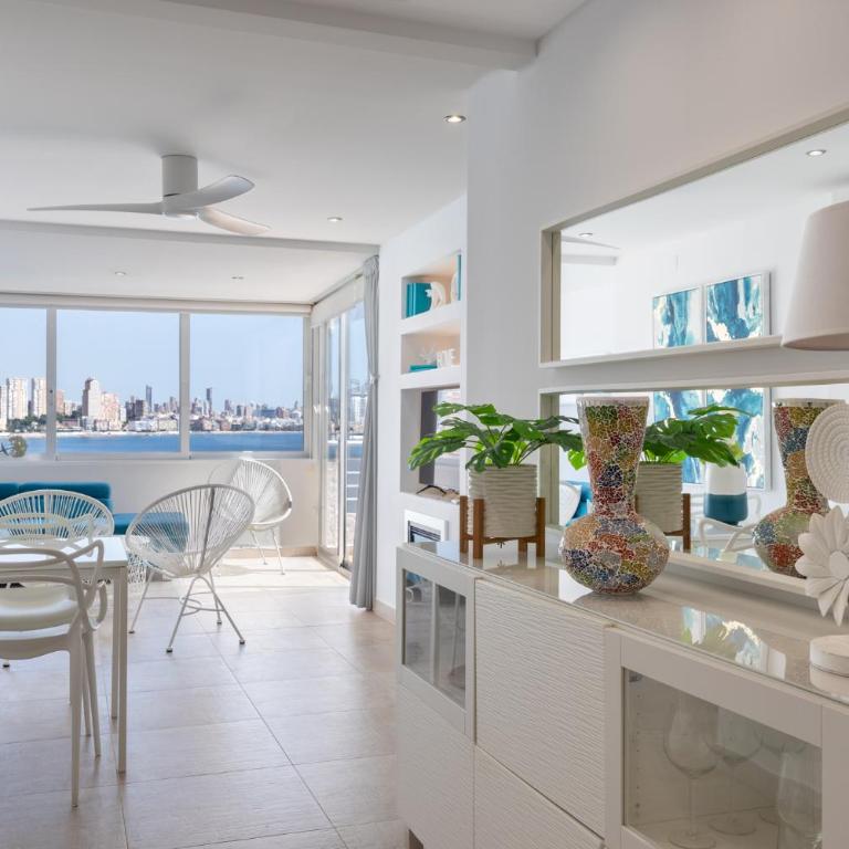 Benidorm primera linea playa poniente El Velero - Apartamento de 2 dormitorios con terraza y vistas al mar - 10