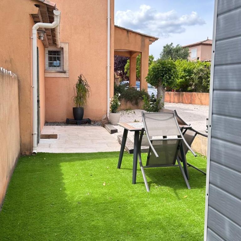 Gîte des Figuiers - parking, piscine, jacuzzi - Studio - 17