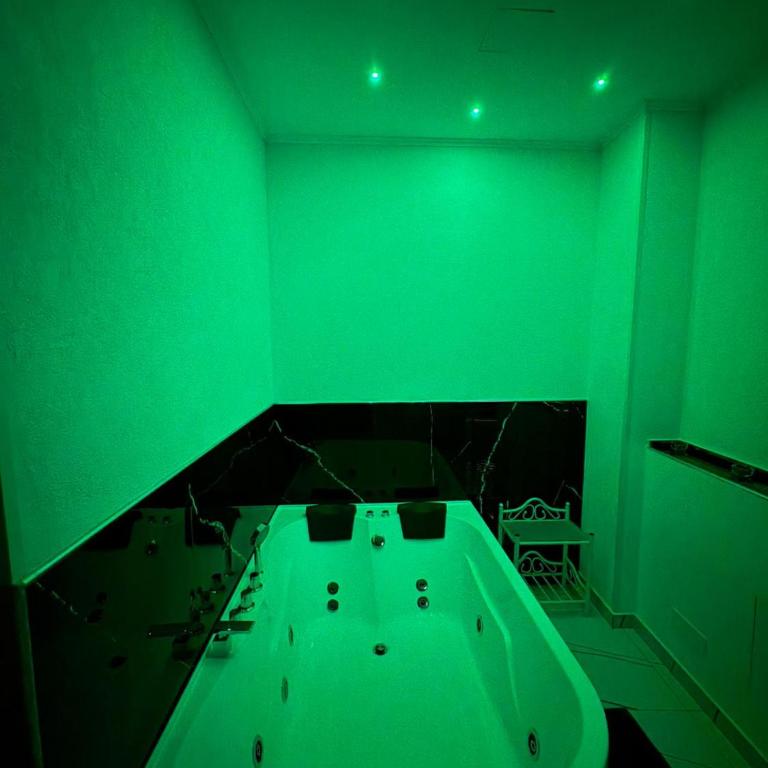 Vallata San Leonardo - King Room with Spa Bath - 35