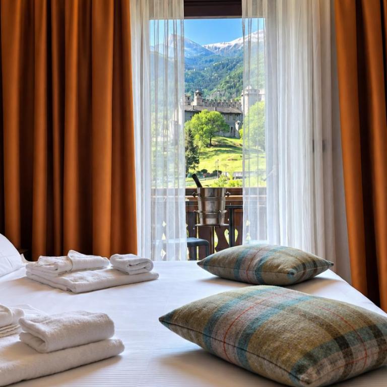 Hotel Comtes De Challant - Camera Deluxe Matrimoniale/Doppia con Letti Singoli con Vista Montagna - 11