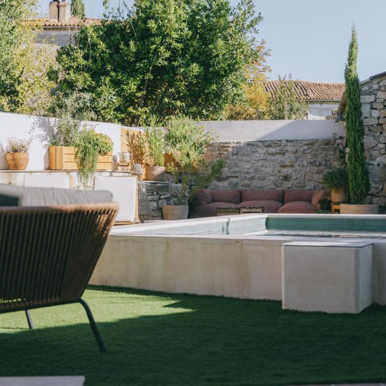 Authentique maison en pierre avec piscine aux portes d'Uzès - Villa 2 Chambres - 25